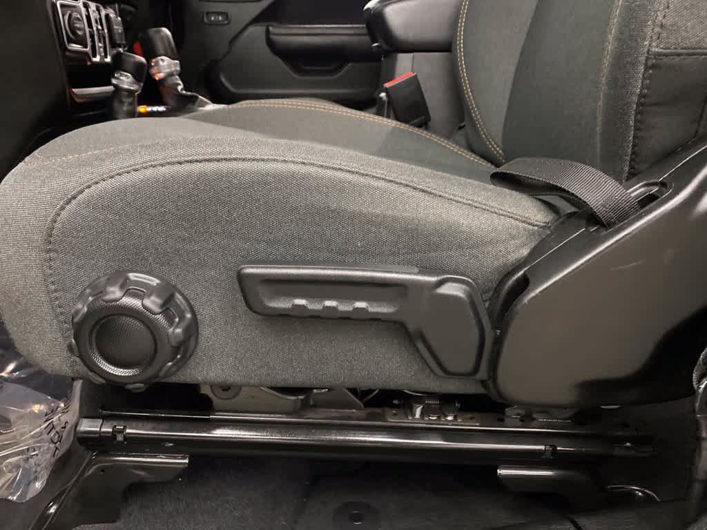 Used 2024 Jeep Wrangler Unlimited Sport AWD/4WD image 14