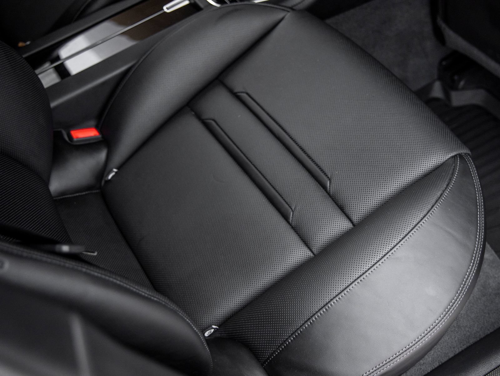 Certified 2023 Porsche Panamera 4S AWD/4WD image 40