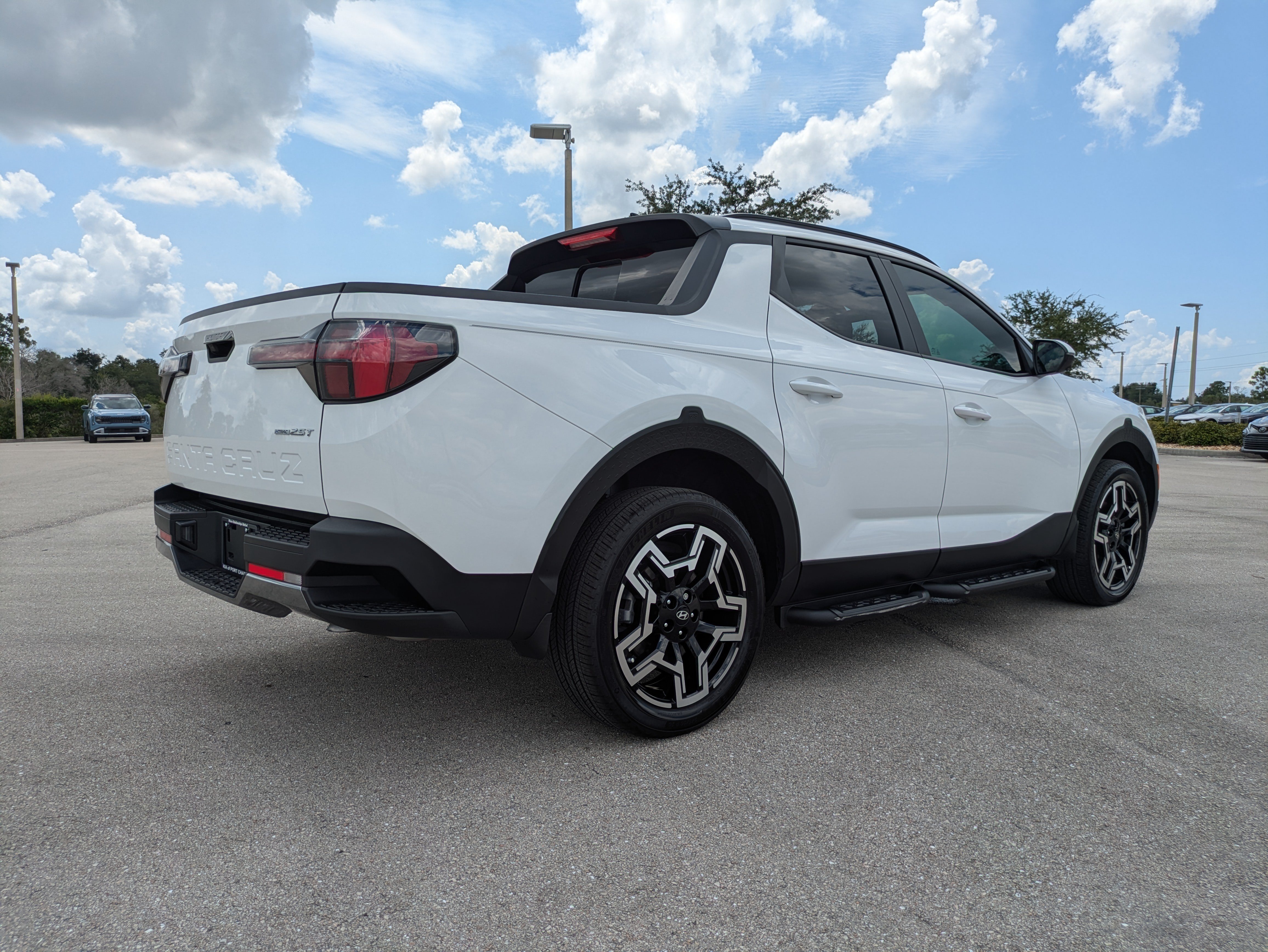 Used 2025 Hyundai Santa Cruz Limited AWD/4WD image 4