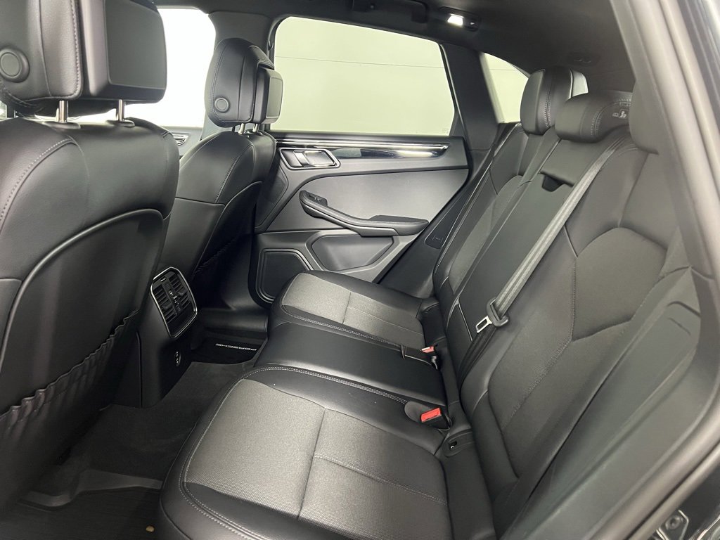 Used 2025 Porsche Macan image 24