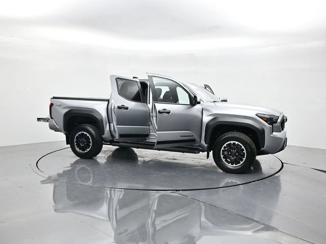Used 2024 Toyota Tacoma TRD Off-Road AWD/4WD image 49
