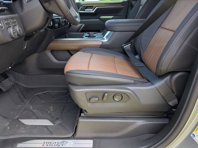 New 2026 Chevrolet Silverado 2500 High Country w/ Technology Package AWD/4WD image 11