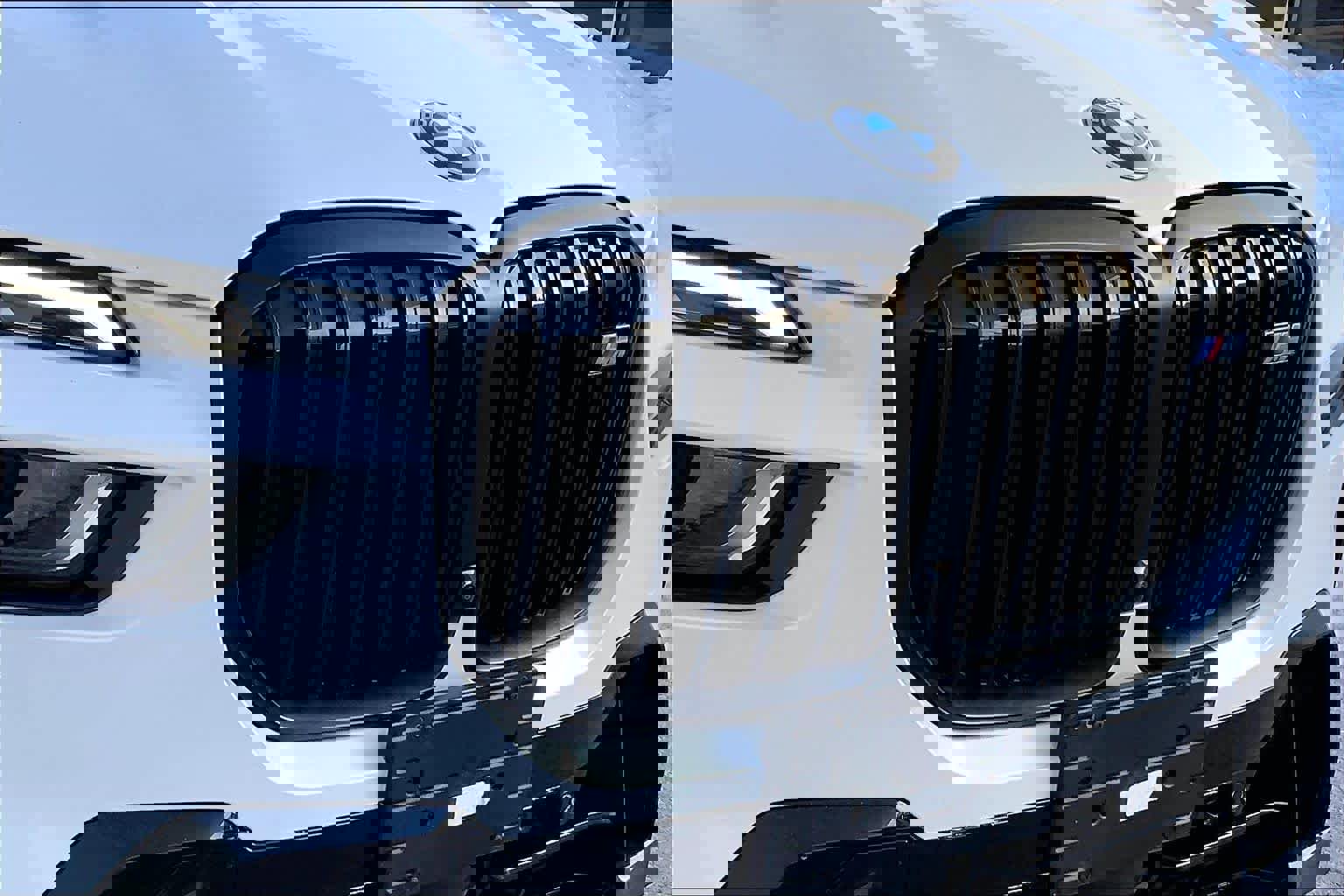 Used 2024 BMW X7 M60i w/ Executive Package image 29