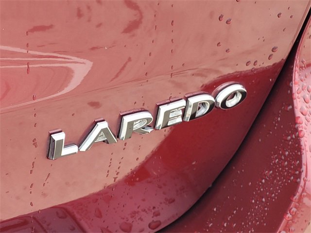 Used 2019 Jeep Grand Cherokee Laredo w/ 18" Wheel & 8.4" Radio Group image 8