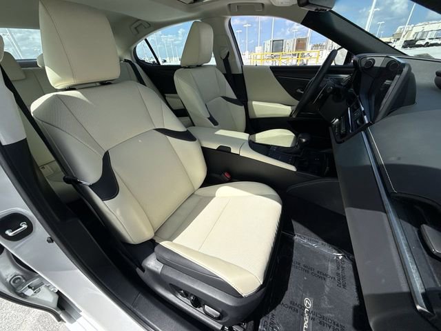 Used 2022 Lexus ES 300h w/ Premium Package image 26