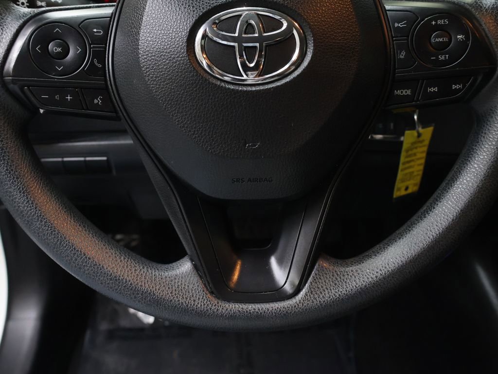 Used 2021 Toyota Corolla LE image 18