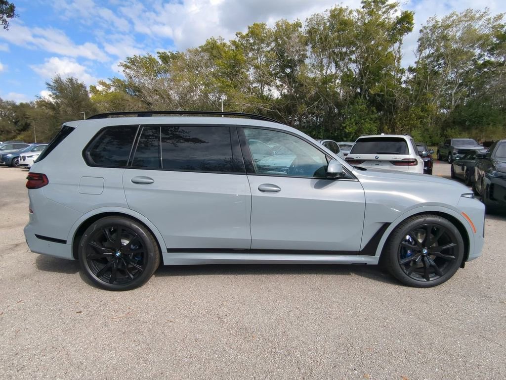 New 2026 BMW X7 xDrive40i w/ M Sport Package image 3