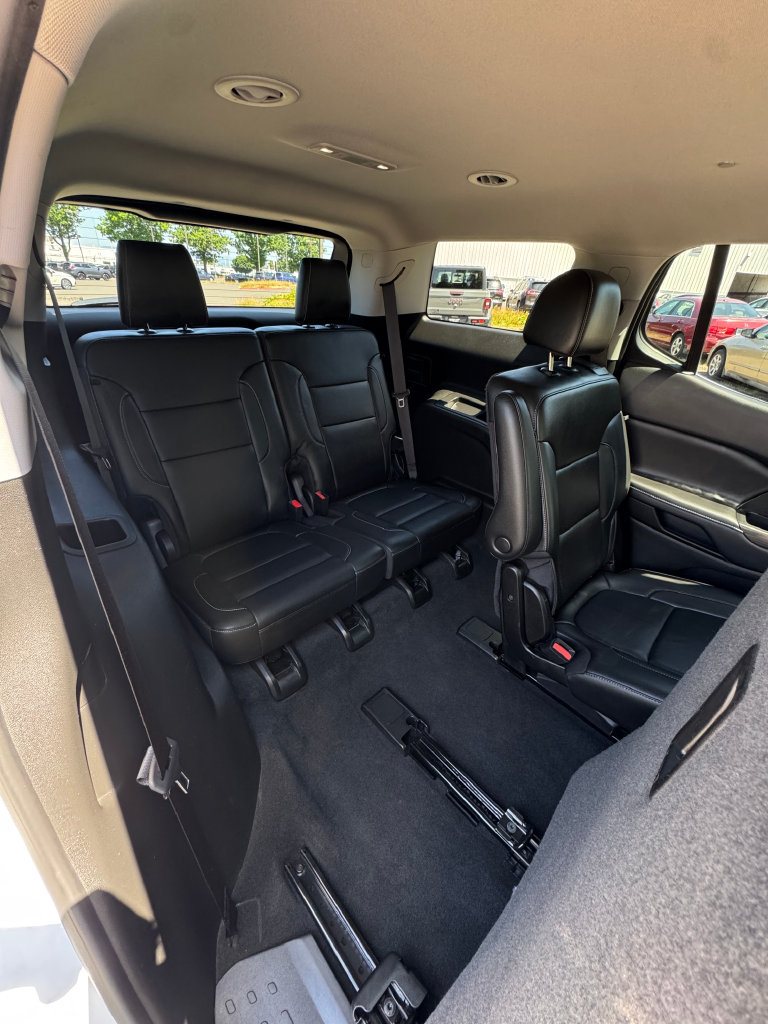 Used 2023 GMC Acadia SLT AWD/4WD image 25