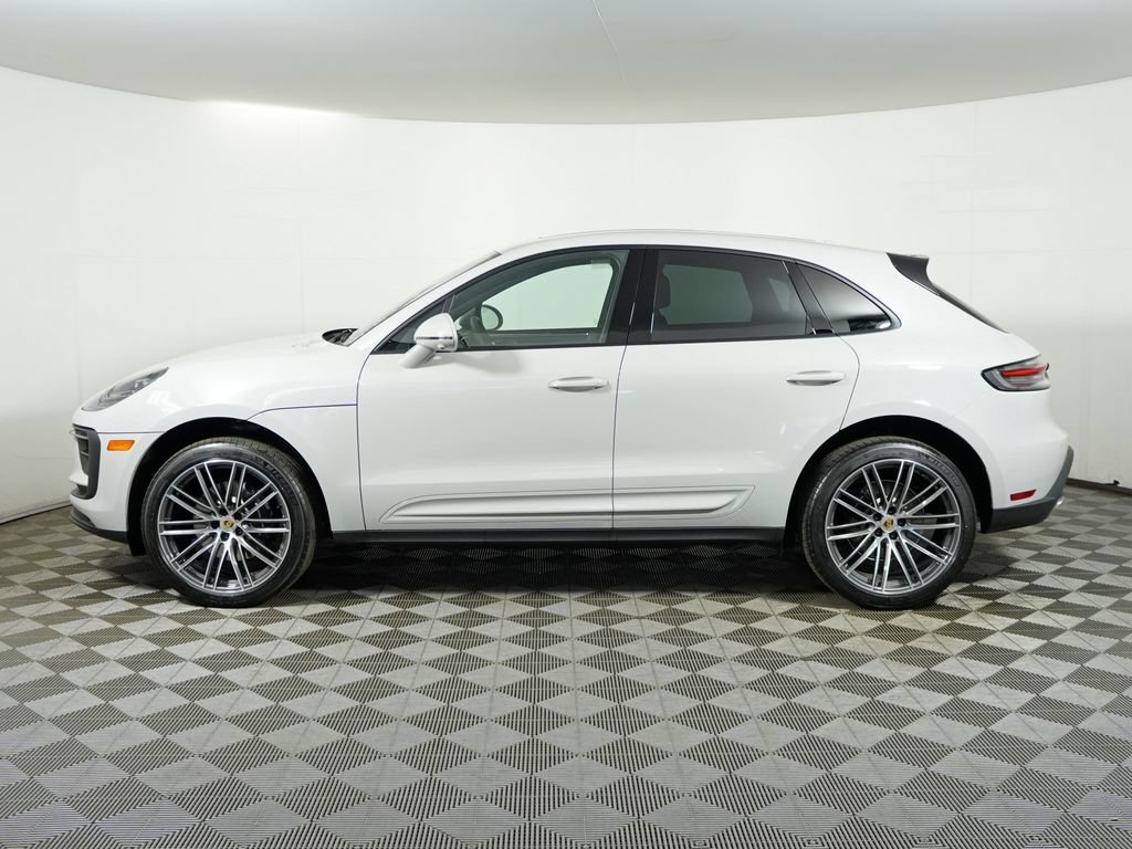 Used 2026 Porsche Macan AWD/4WD image 2