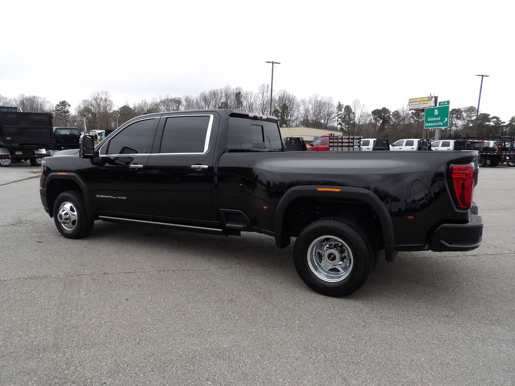 Used 2023 GMC Sierra 3500 Denali w/ Denali Ultimate Package AWD/4WD image 4