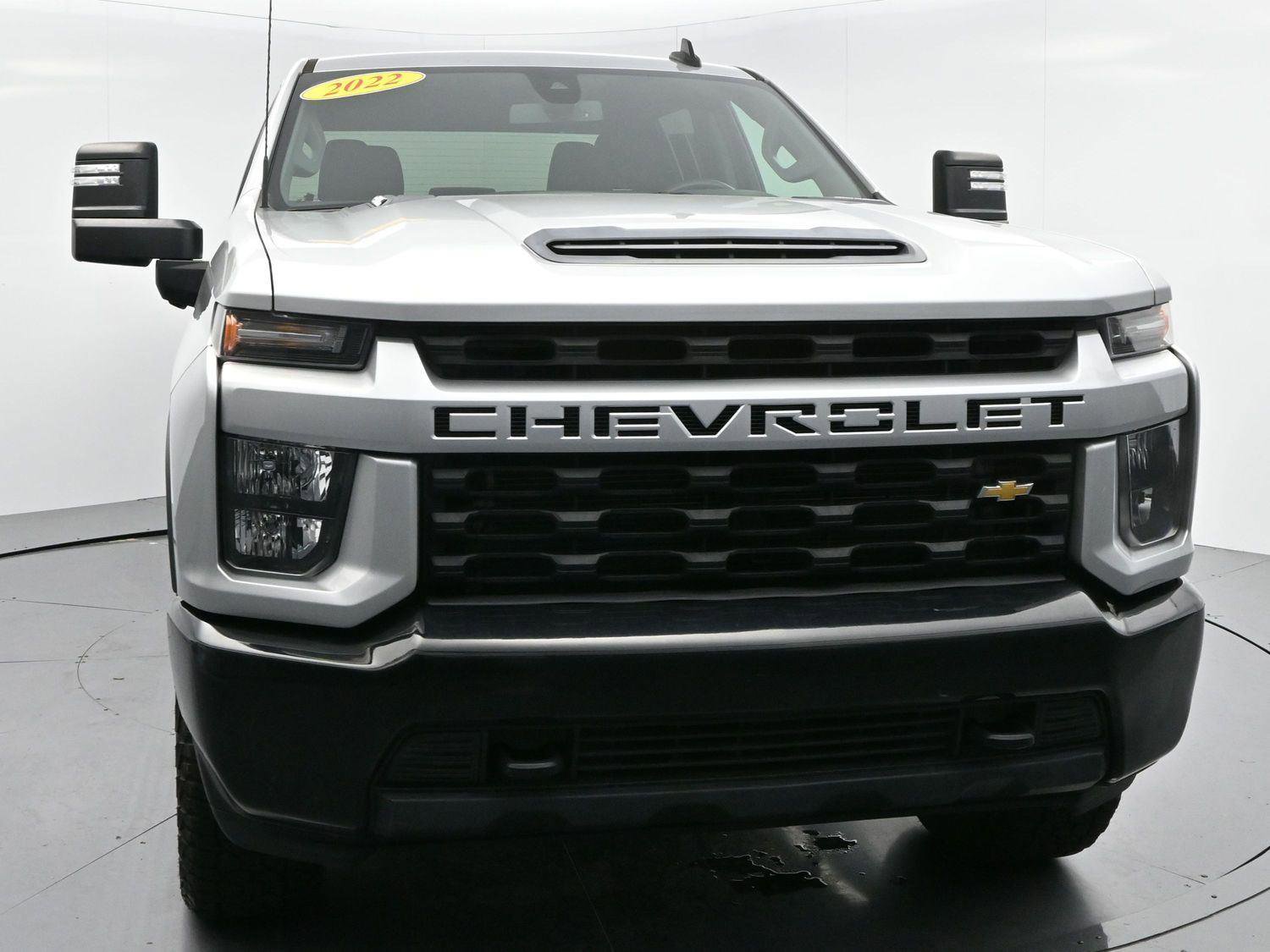 Used 2022 Chevrolet Silverado 2500 Custom w/ Custom Value Package image 2