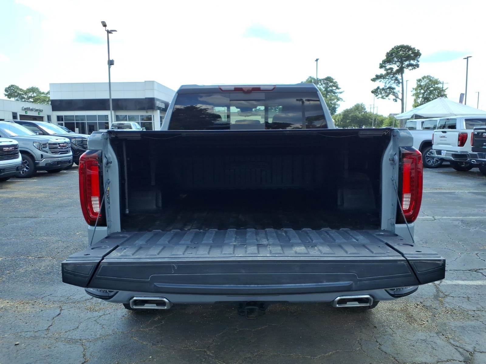 Used 2024 GMC Sierra 1500 AT4 w/ Technology Package AWD/4WD image 7