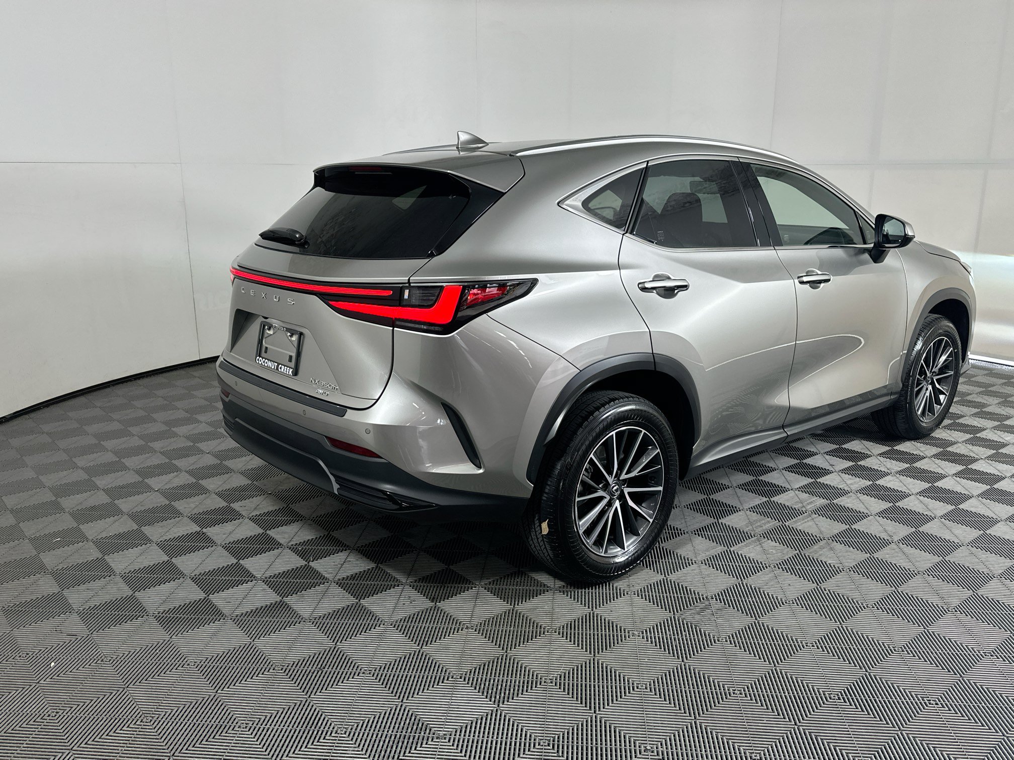 Used 2024 Lexus NX 350h AWD image 3