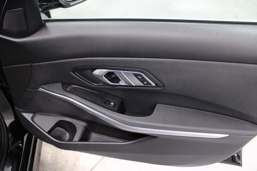 Used 2019 BMW 330i Sedan w/ Convenience Package image 22