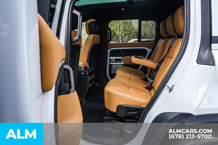 Used 2023 Land Rover Defender 130 SE image 21