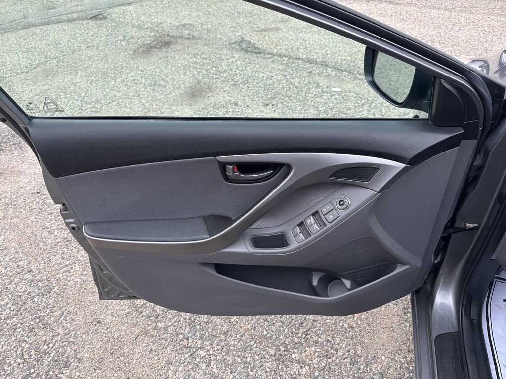 Used 2013 Hyundai Elantra GLS w/ Preferred Pkg FWD image 11