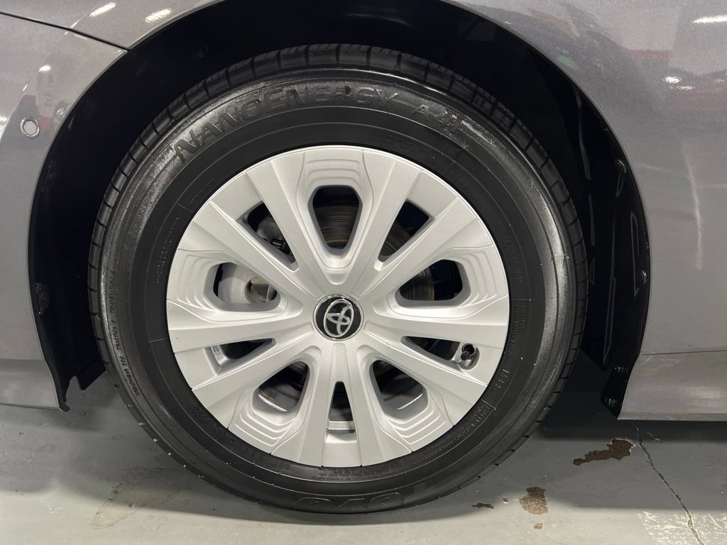Certified 2022 Toyota Prius LE FWD image 9