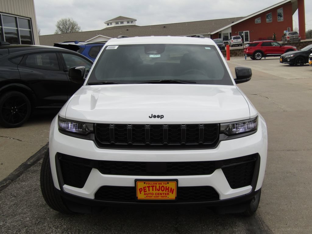 New 2026 Jeep Grand Cherokee Altitude AWD/4WD image 13