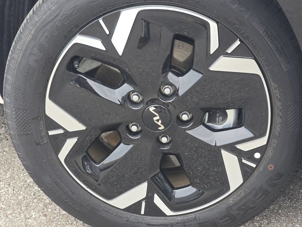 Used 2026 Kia Niro Wind w/ Wind Preserve Package FWD image 9