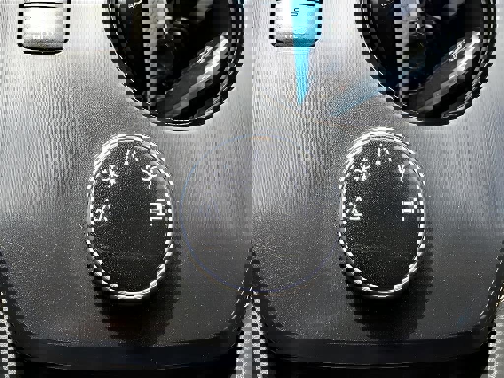 Used 2023 Nissan Rogue S image 21