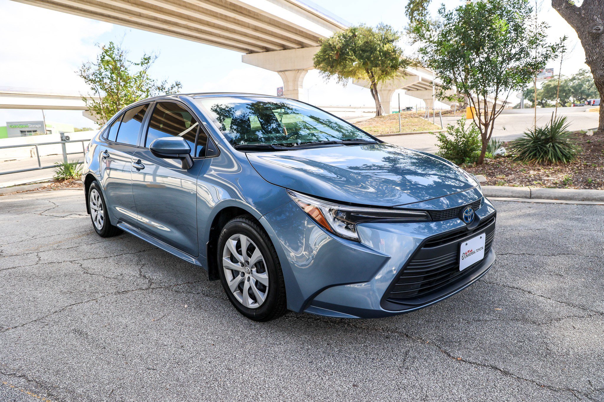 Certified 2025 Toyota Corolla LE FWD image 6