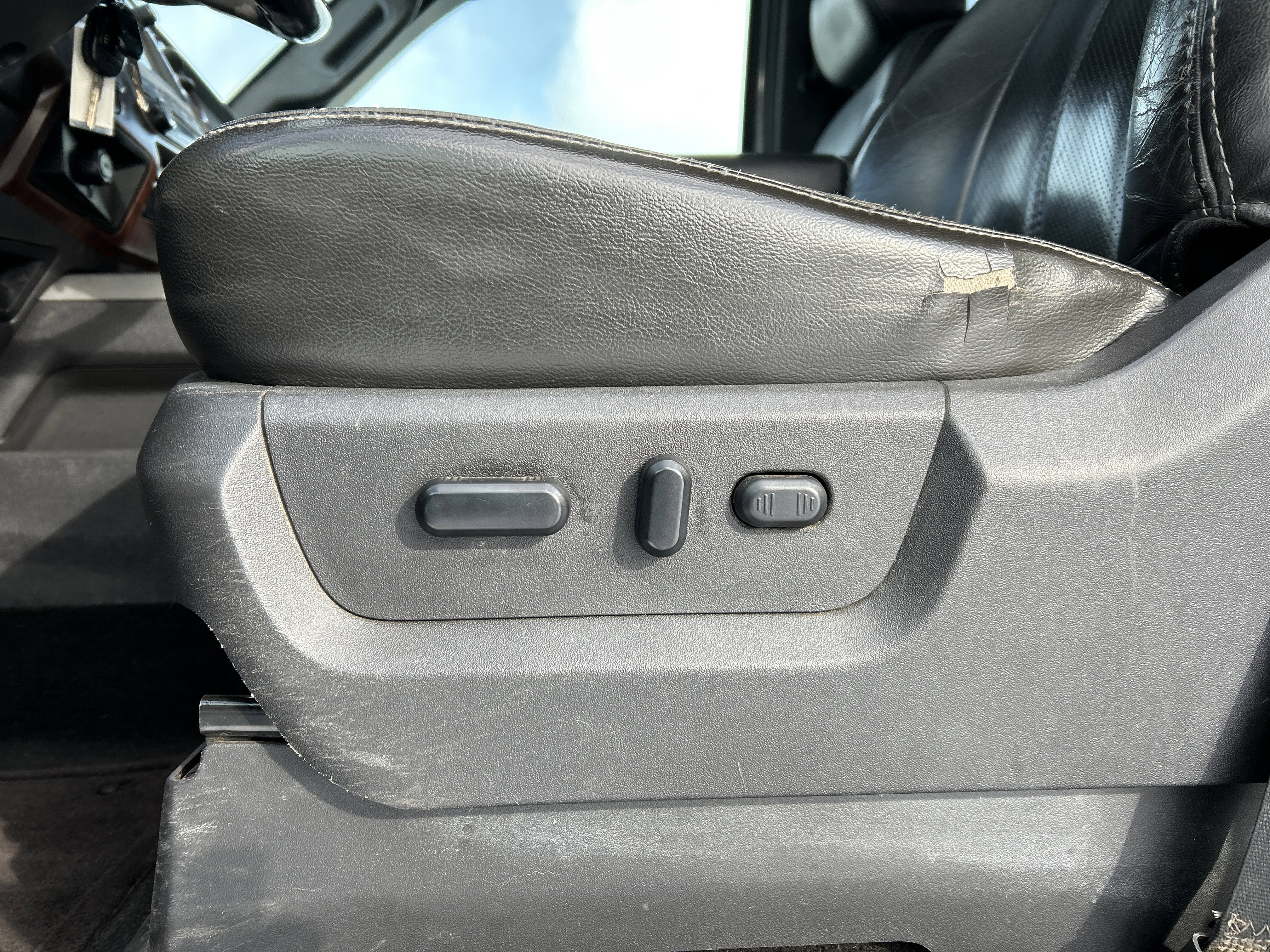 Used 2012 Ford F350 Lariat w/ Lariat Ultimate Pkg image 16