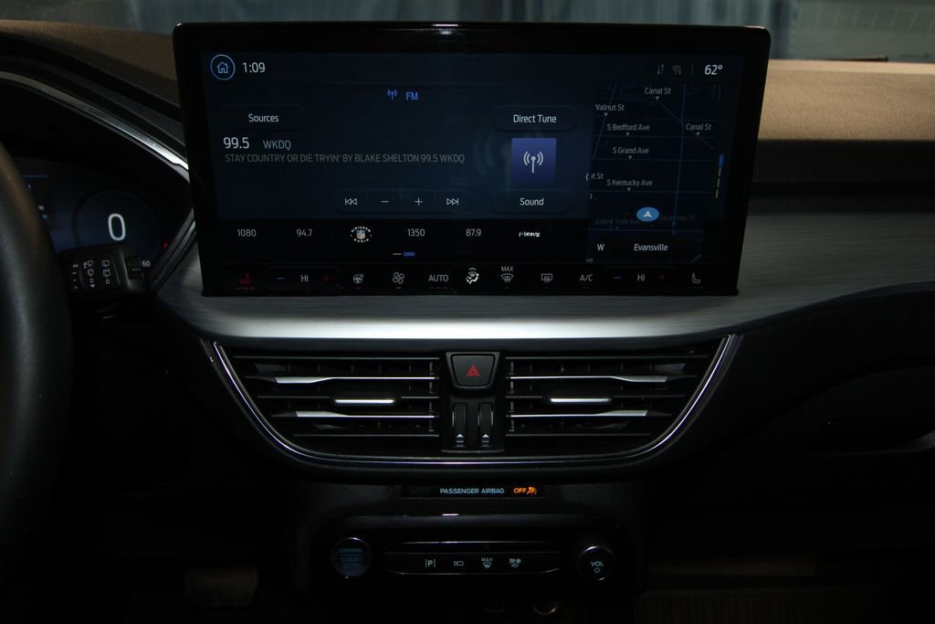 Used 2025 Ford Escape Platinum w/ Premium Technology Package AWD/4WD image 14