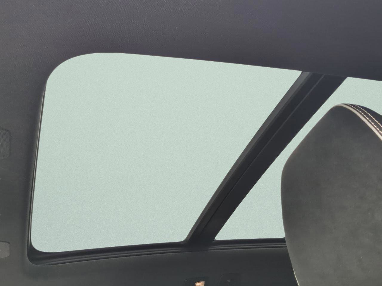 New 2024 Volvo XC40 Recharge Ultimate w/ Protection Package Premier image 16