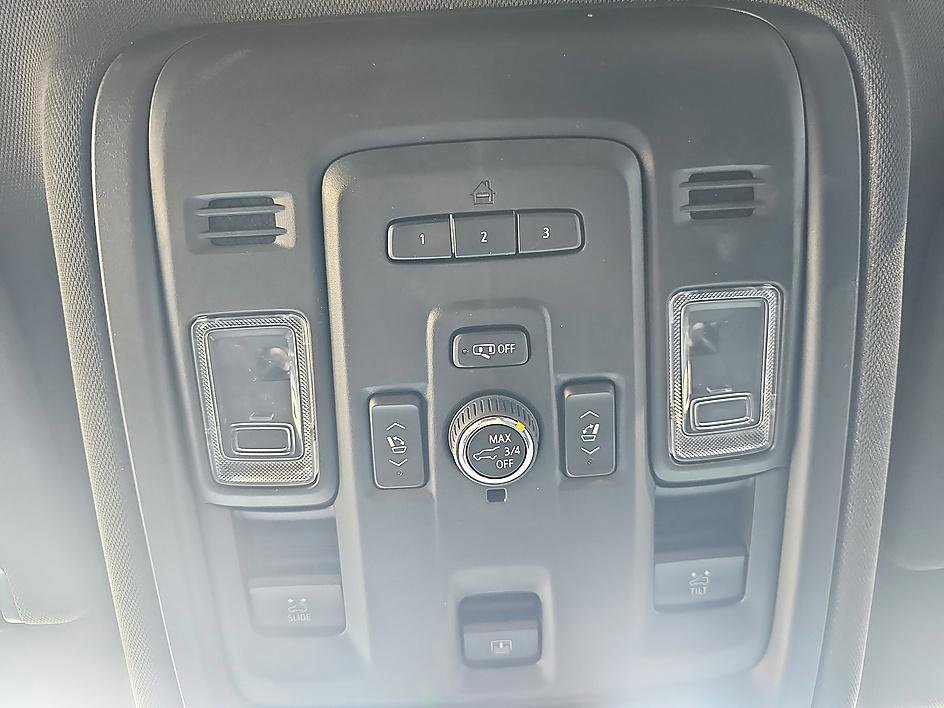 Used 2022 Chevrolet Tahoe RST w/ Luxury Package AWD/4WD image 28