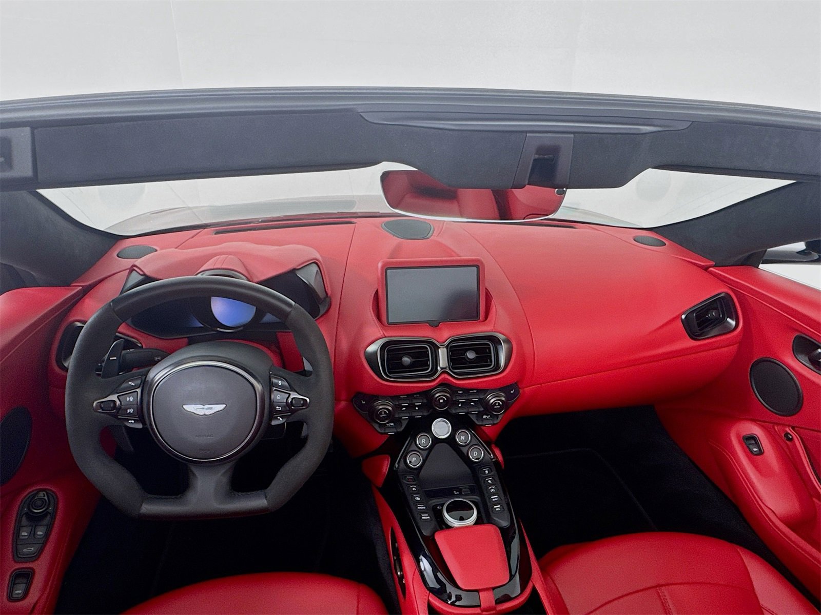 Used 2022 Aston Martin V8 Vantage Roadster image 21
