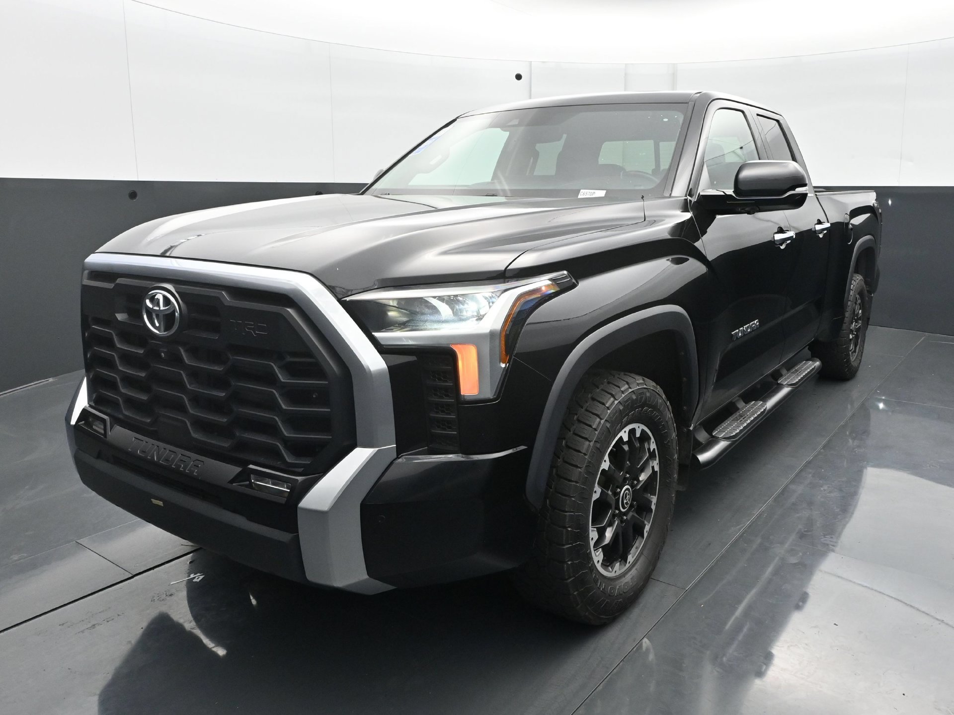 Used 2022 Toyota Tundra Limited AWD/4WD image 1