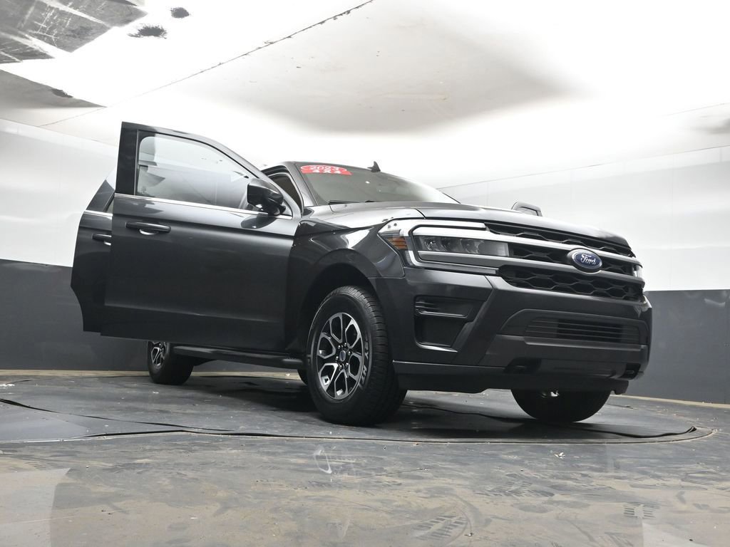Used 2023 Ford Expedition Max XLT AWD/4WD image 45