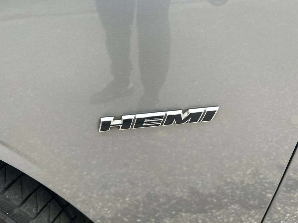 Used 2016 Dodge Challenger R/T RWD image 10
