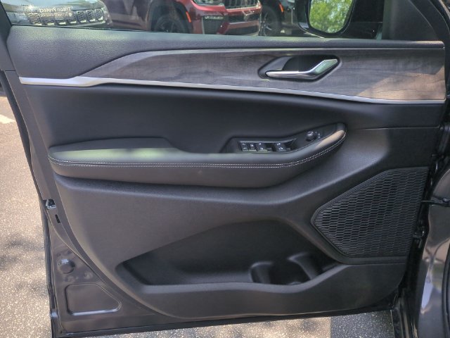 New 2026 Jeep Grand Cherokee Altitude RWD image 12