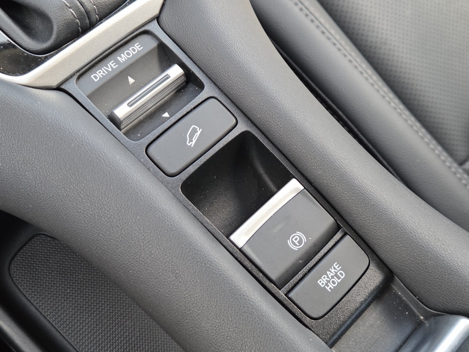 Used 2023 Honda HR-V EX-L image 10