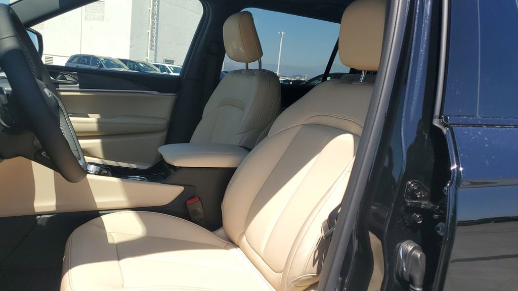 New 2025 Jeep Grand Cherokee L Limited w/ Black Appearance Package image 19