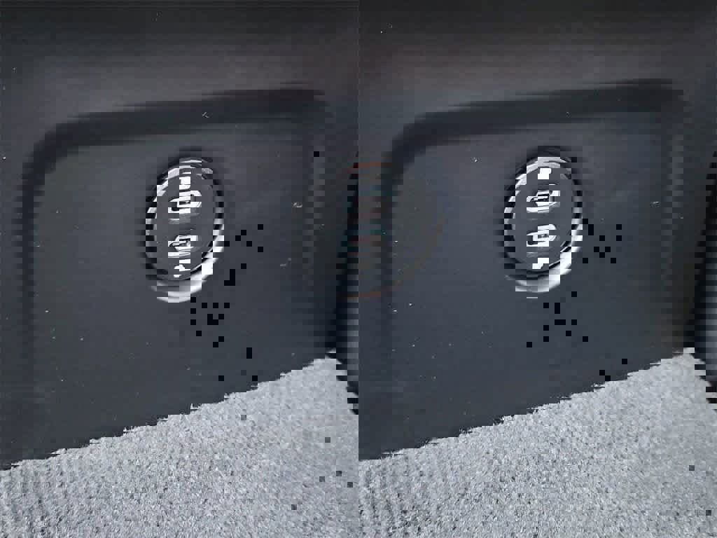 Certified 2025 Porsche Macan image 26