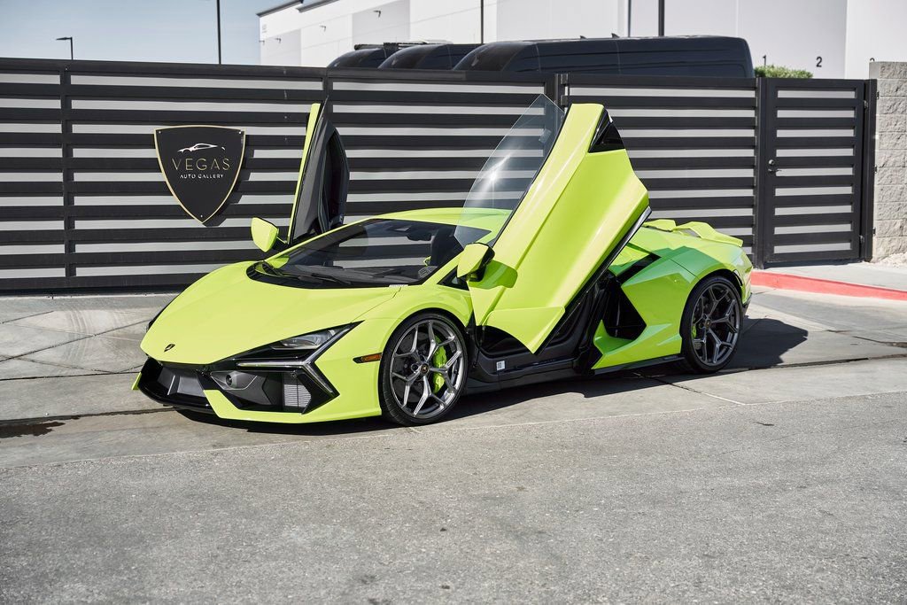 Used 2025 Lamborghini Revuelto AWD/4WD image 6