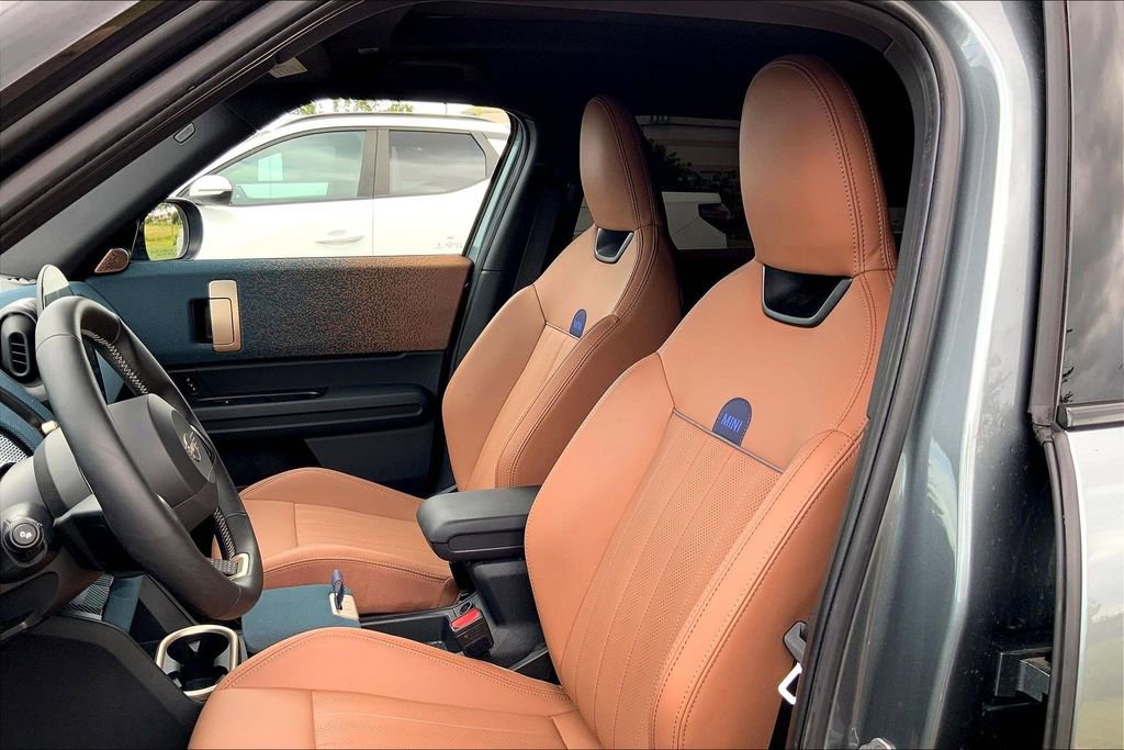 Certified 2025 MINI Cooper Countryman SE w/ Comfort Package Max image 27