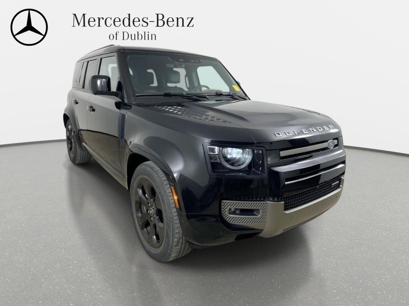 Used 2023 Land Rover Defender 110 X-Dynamic SE AWD/4WD image 3