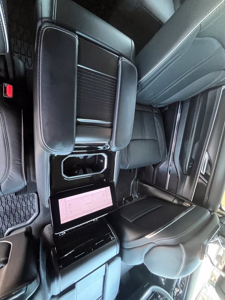Used 2025 Jeep Grand Wagoneer L Series II Obsidian w/ Quick Order Packagew 28T AWD/4WD image 14