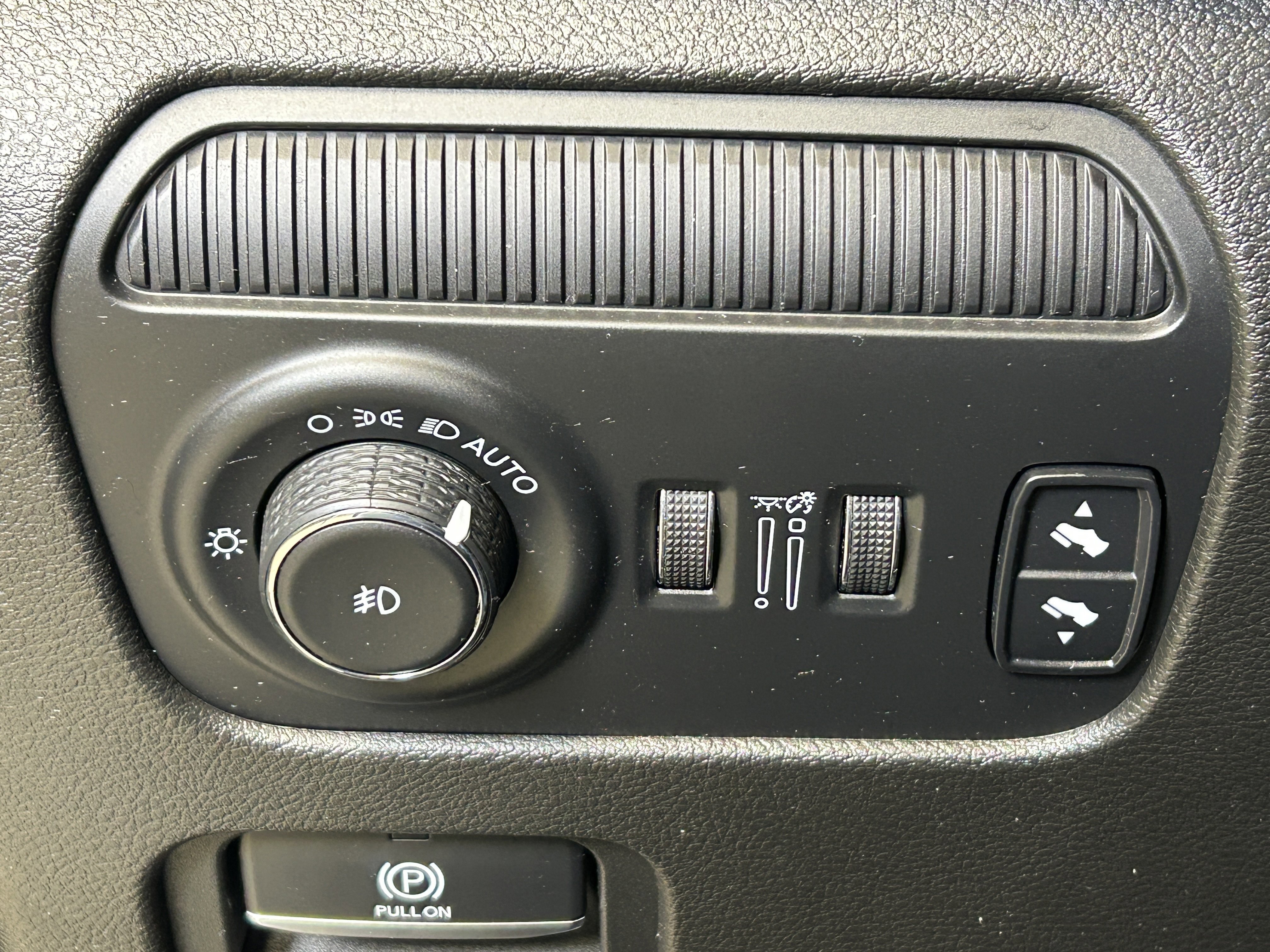 Certified 2022 Jeep Wagoneer Series III w/ Premium Group I image 25