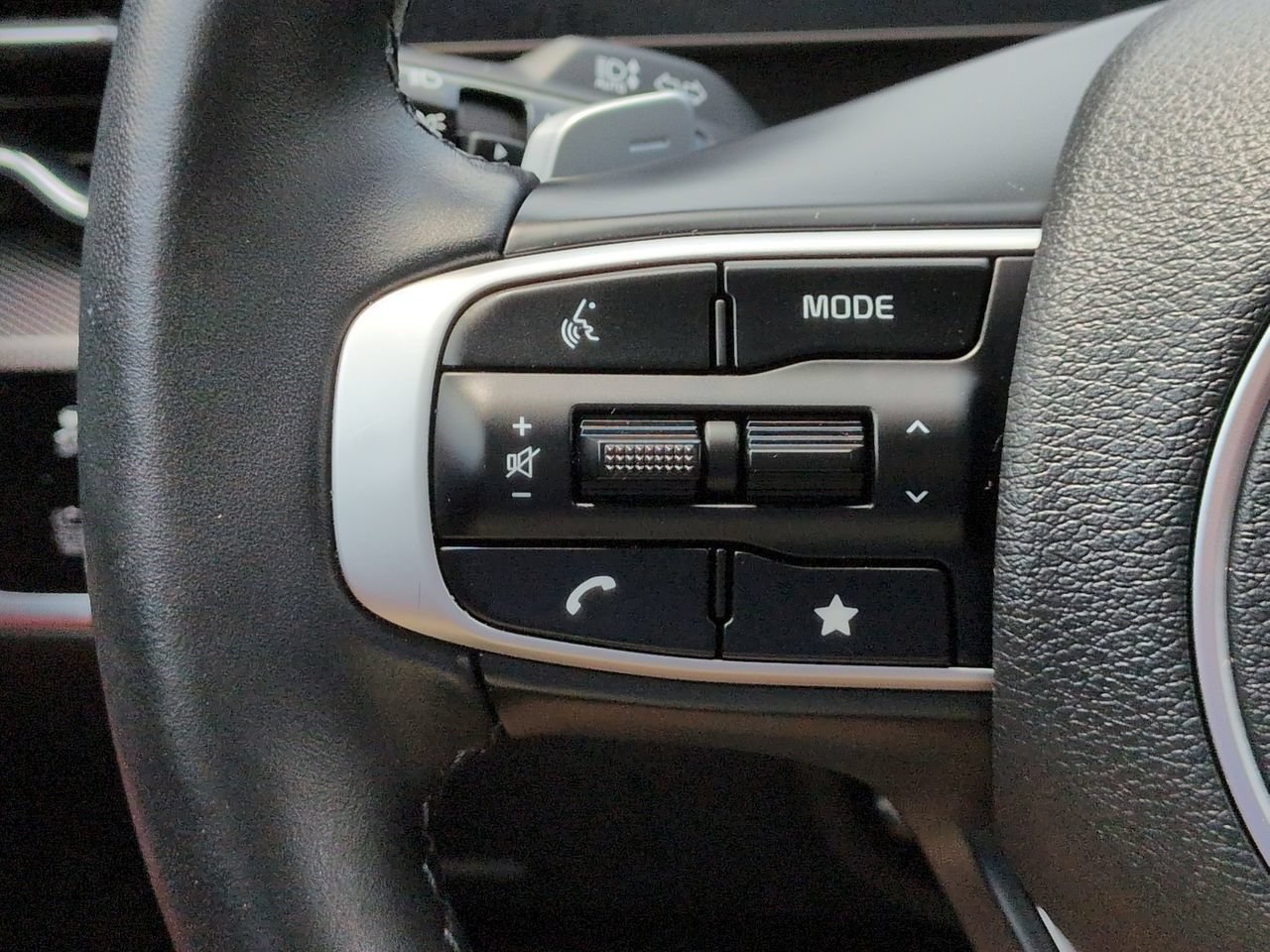 Certified 2025 Kia Sportage SX Prestige AWD/4WD image 32