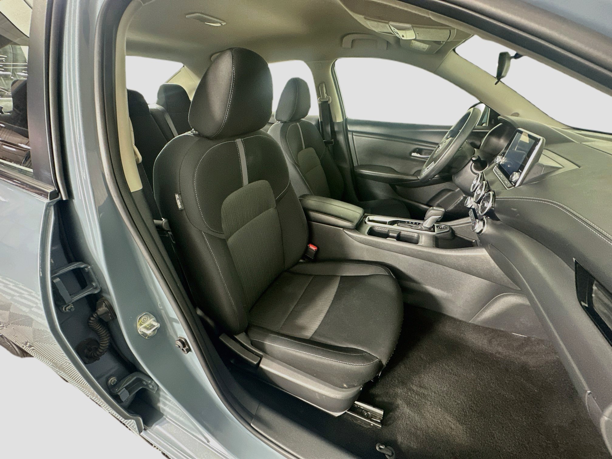 Used 2025 Nissan Sentra SV FWD image 29