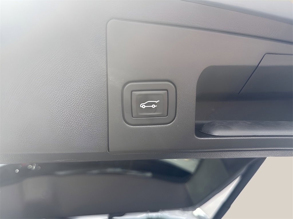 Certified 2024 Cadillac XT5 Premium Luxury w/ Platinum Package image 11