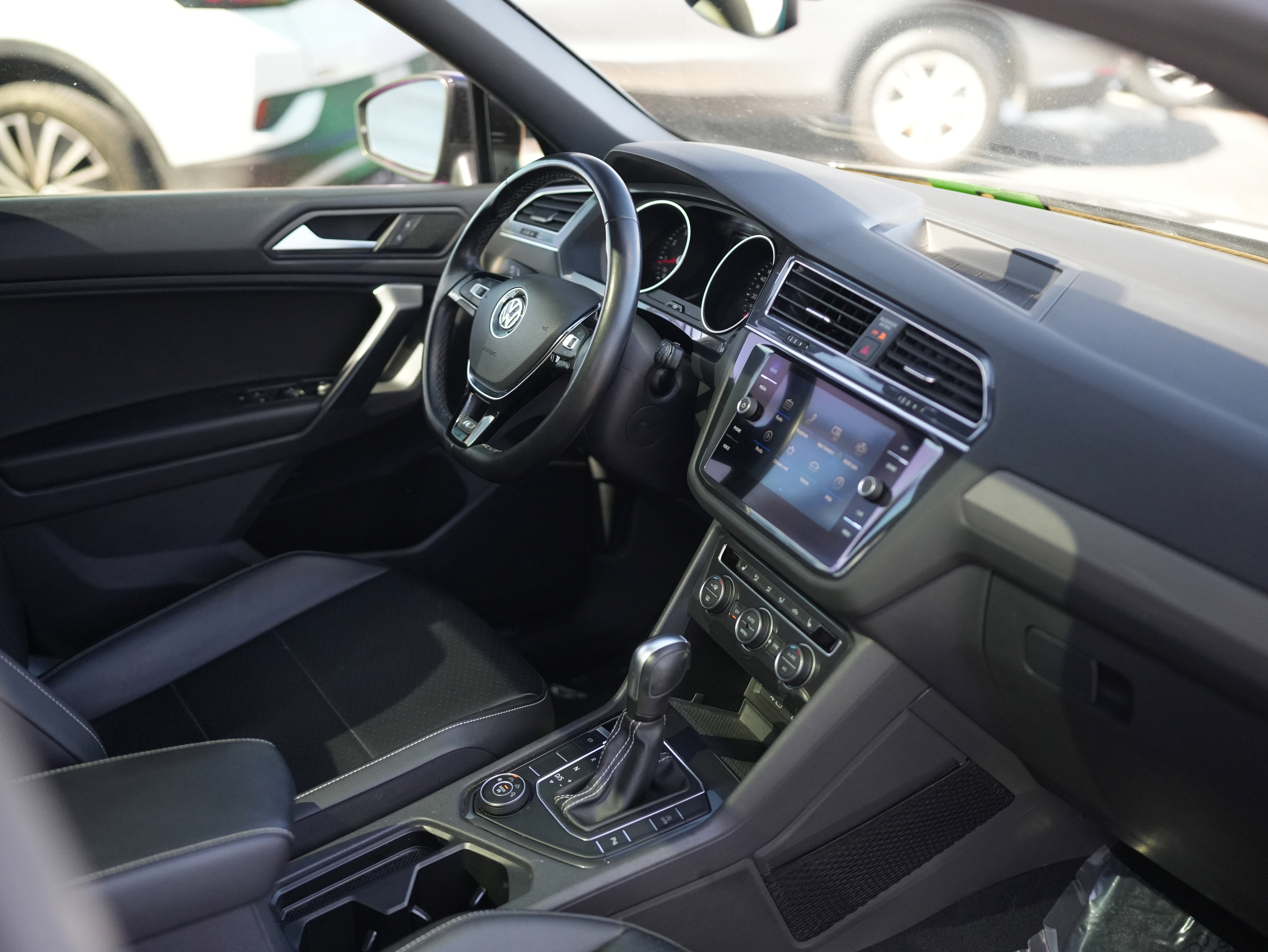 Certified 2021 Volkswagen Tiguan SE R-Line image 16