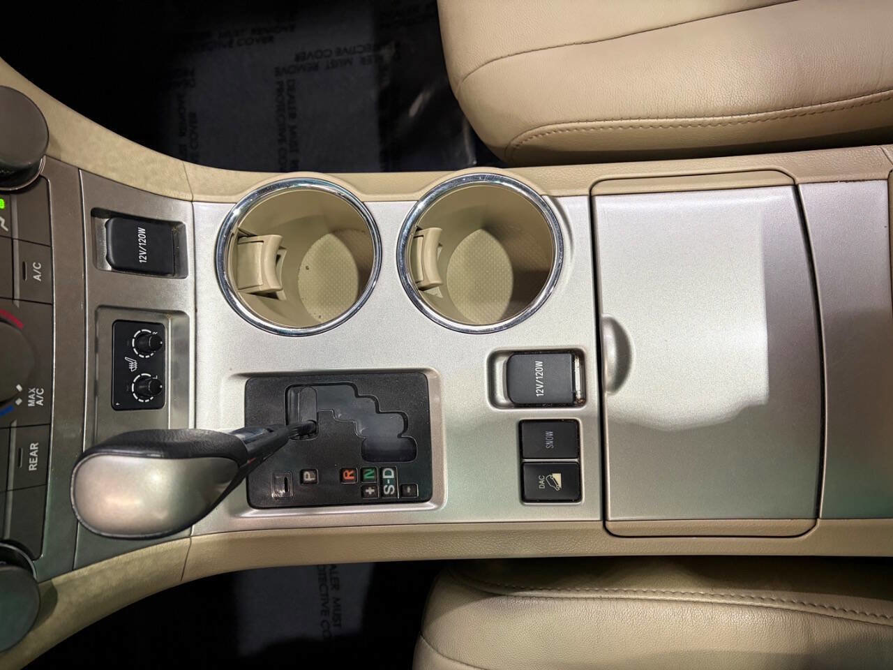 Used 2011 Toyota Highlander SE w/ Tow Pkg AWD/4WD image 16