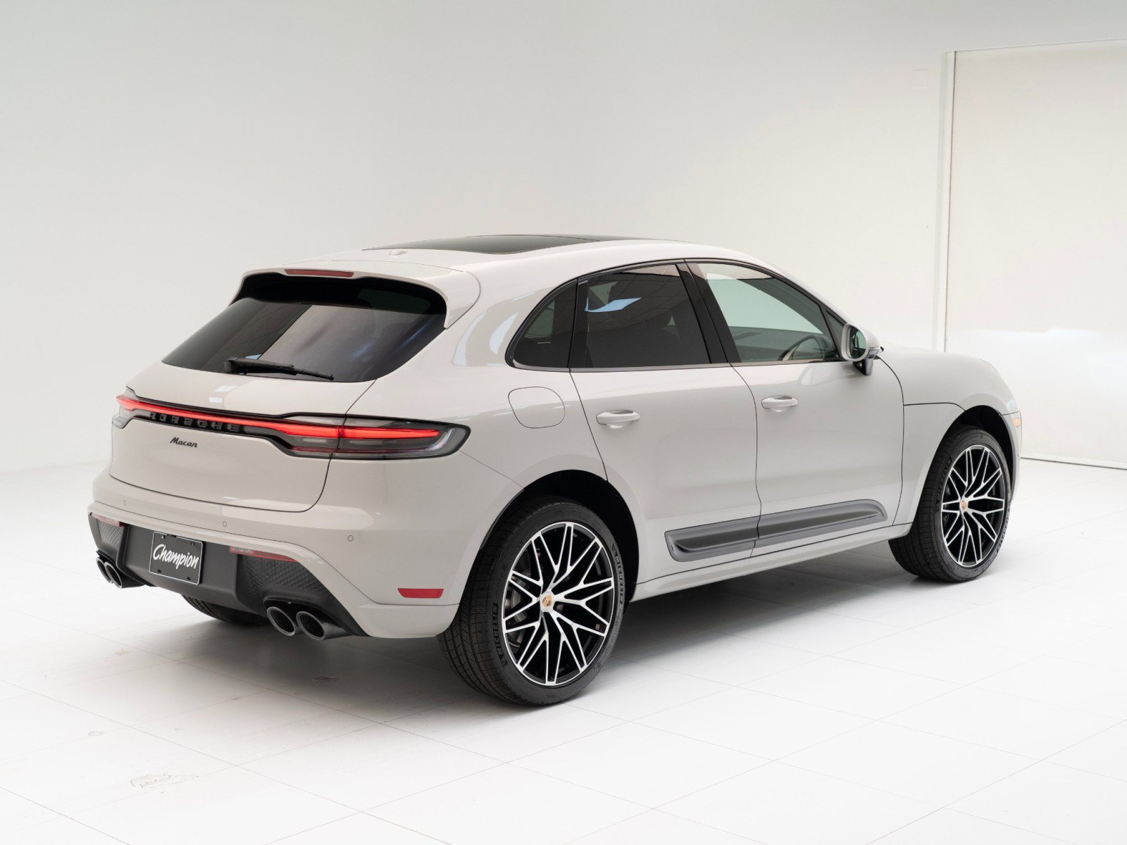 New 2026 Porsche Macan image 9