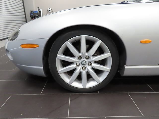 Used 2005 Jaguar XK8 Convertible image 11