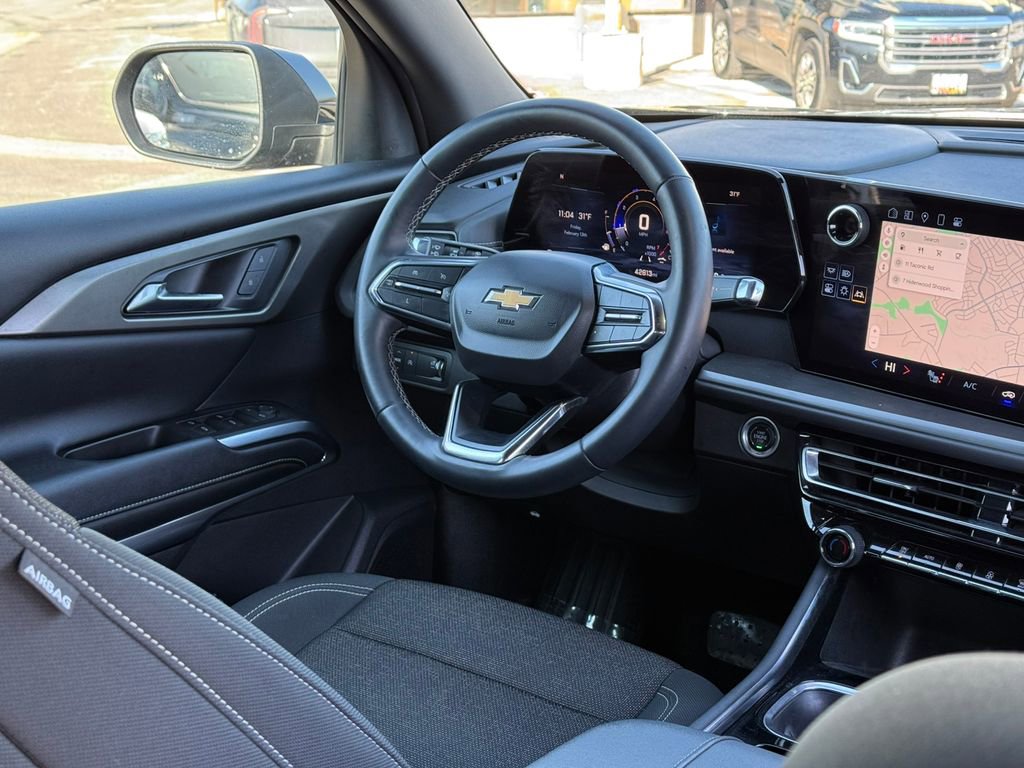 Used 2024 Chevrolet Traverse LT image 13